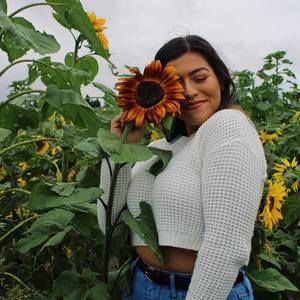 Meet your Posher, Karis